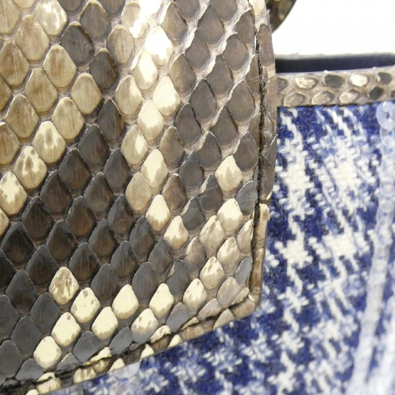 Túi xách Louis Vuitton Exotic Leather Capucines BB N97078 615849