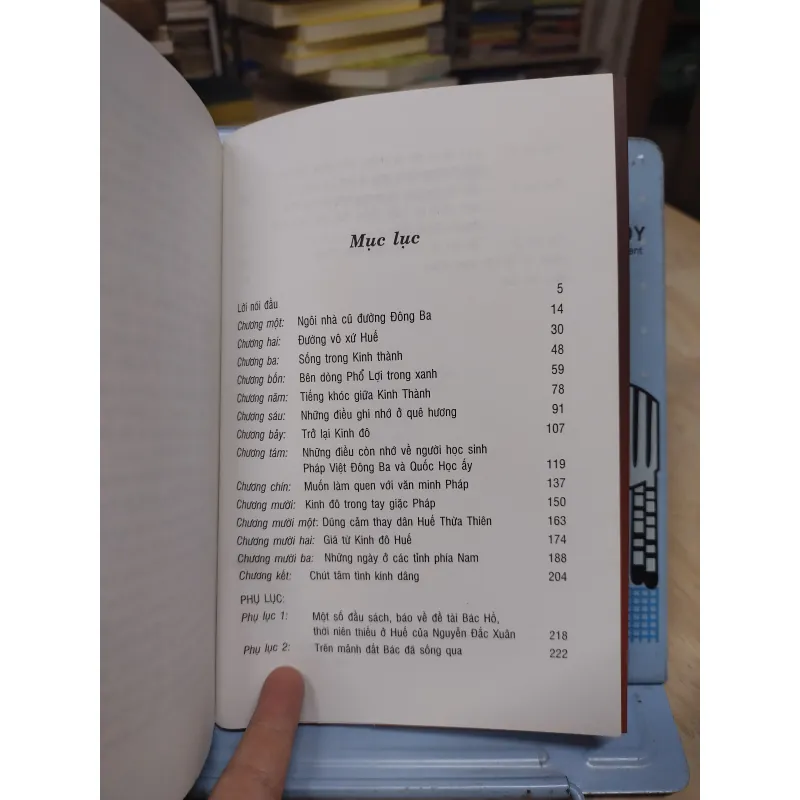 Sách: Đi tìm dấu tích thời niên thiếu của Bác Hồ ở Huế - TG: Nguyễn Đắc Xuân (B2) 759476