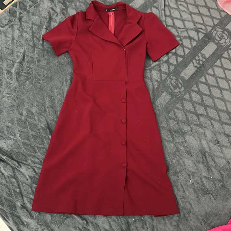 Đầm công sở màu đỏ cộc tay sz s 1025336