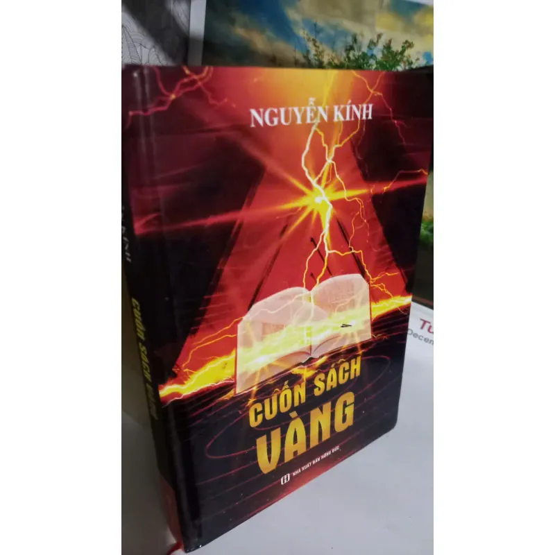 cuốn sách vàng 764213