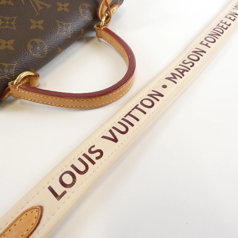 Túi Louis Vuitton Monogram Cluny BB M44863 616320