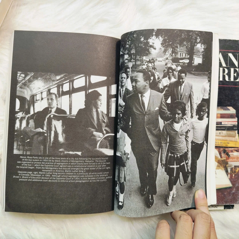 An Outline on American History + Economy + Literature (3 cuốn) 526904