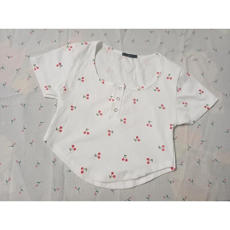 ÁO CROPTOP CỔ VUÔNG HOA NHÍ ĐỎ 739882