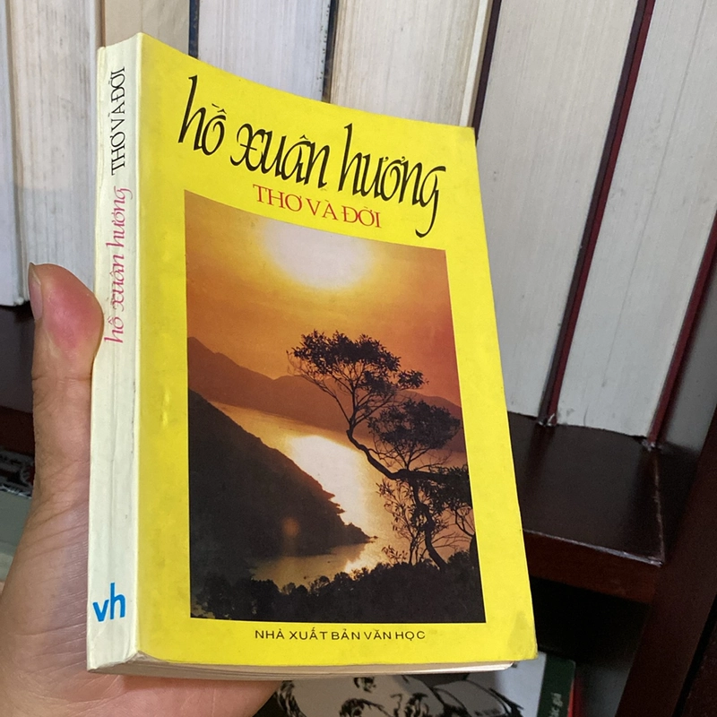 HỒ XUÂN HƯƠNG - THƠ VÀ ĐỜI (XB 1998) 470800