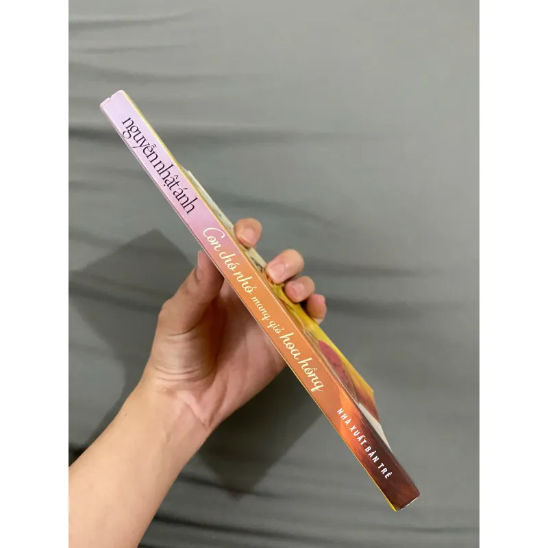 Con chó mang giỏ hoa hồng 1008108