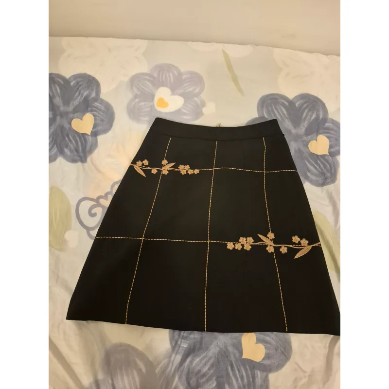 Váy nữ nemnew2 chính hãng size S màu đen họa tiết hoa lá 931099