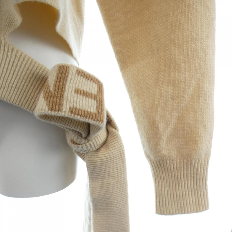 【Mã giảm giá】FENDI Áo len 645950