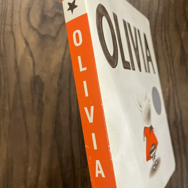 ✨𝑶𝒍𝒊𝒗𝒊𝒂✨ (A Caldecott Honor Book) 674824