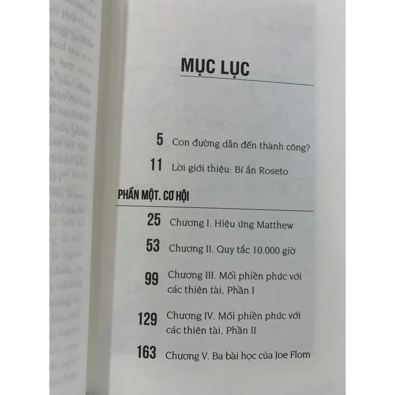 NHỮNG KẺ XUẤT CHÚNG - MALCOLM GLADWELL (DIỆU NGỌC DỊCH)  1029605