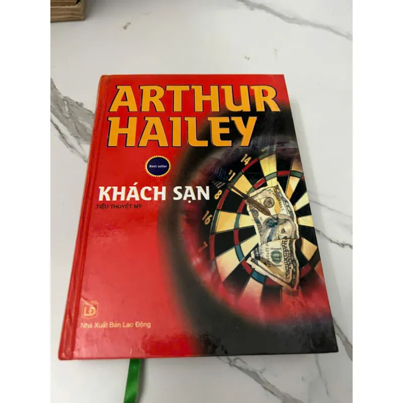 KHÁCH SẠN - ARTHUR HAILEY 605624