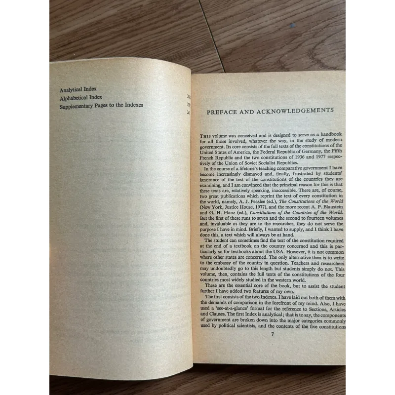 Five Constitutions - S. E. Finer (ed.) 787552