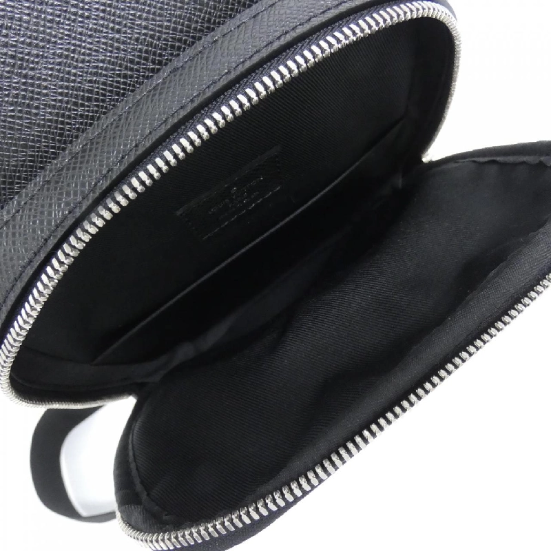 Túi đeo chéo Louis Vuitton Taiga Avenue M30863 - Hàng hiệu Chính hãng 776460