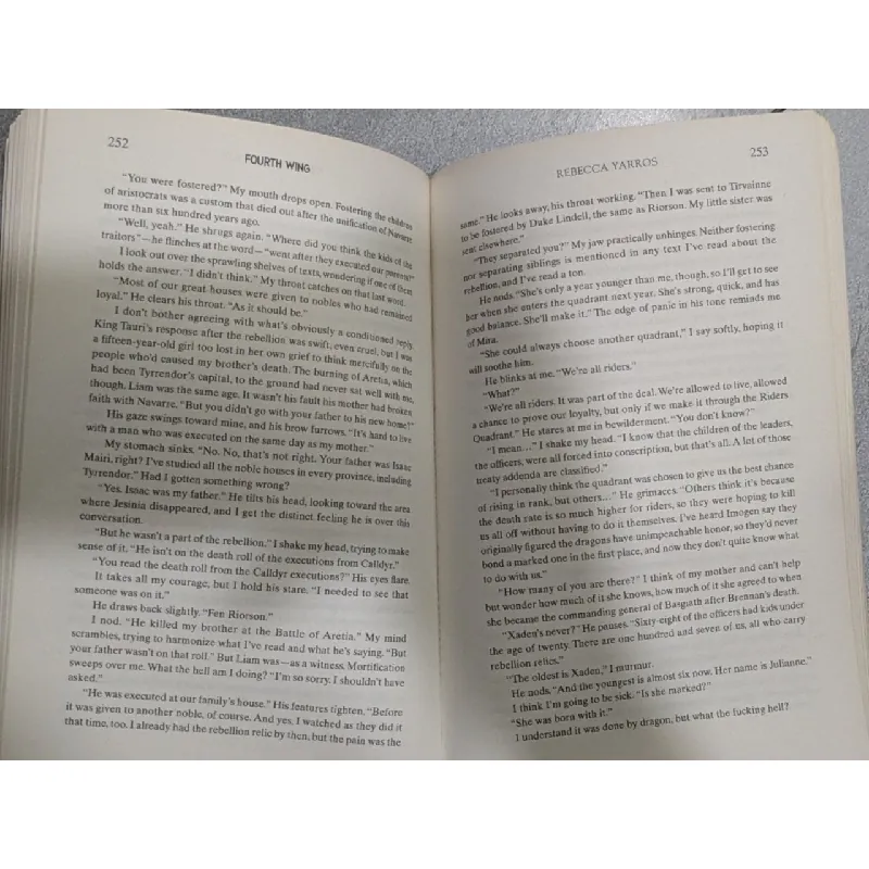 Fourth Wing - Rebecca Yarros 718929