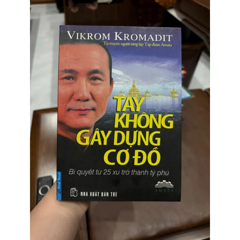 TAY KHÔNG GÂY DỰNG CƠ ĐỒ – Vikrom Kromadit- K3 1003707