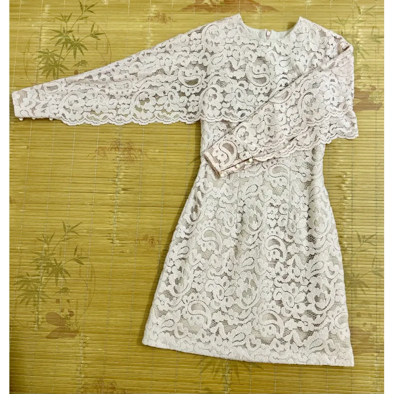 Váy ren mùa thu size s màu be mới 80% 1010049