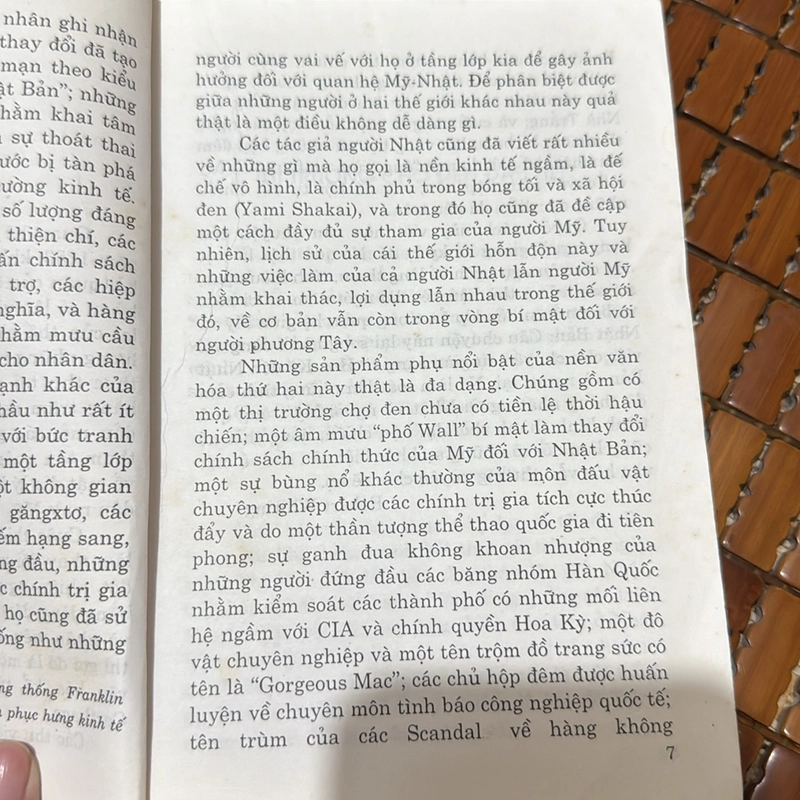Thế giới ngầm ở Tokyo - Rober Whiting 534396
