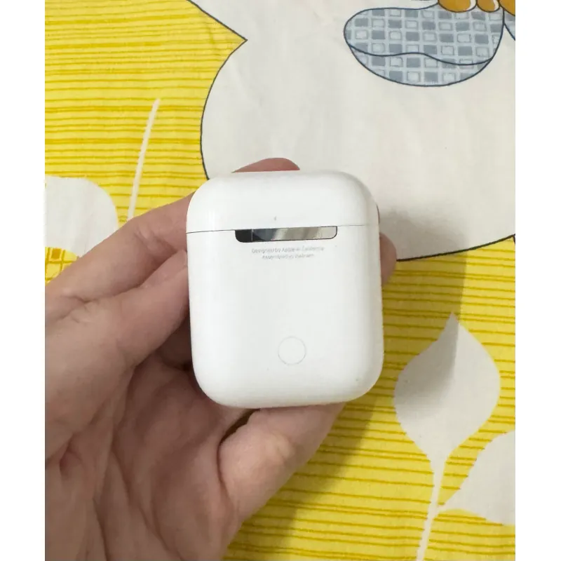 Tai nghe không dây Apple AirPods 2 Generation màu trắng 734658