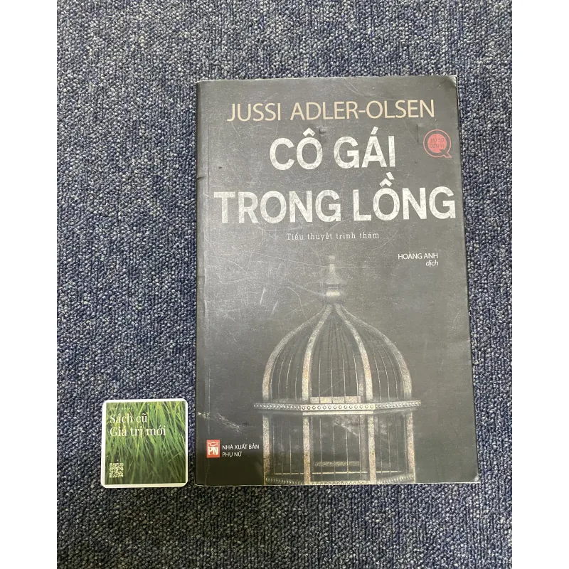 Cô gái trong lồng  925423