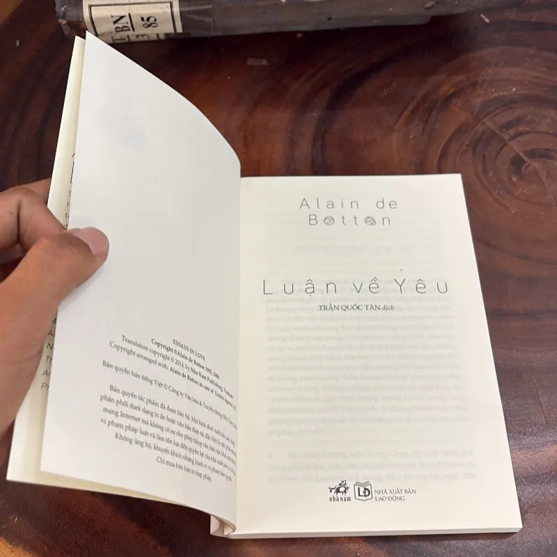 Alain De Botton - Luận Về Yêu & Proust Có Thể Thay Đổi Cuộc Đời Của Bạn Như Thế Nào - 2018 1039313