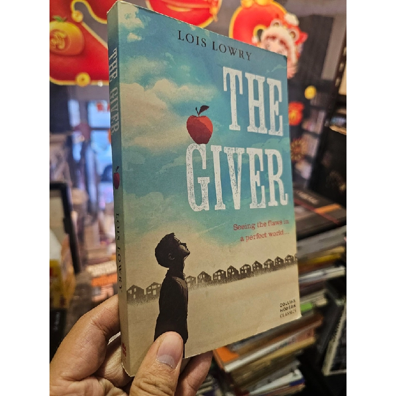 THE GIVER - Lois Lowry (Newbery Award) 138719