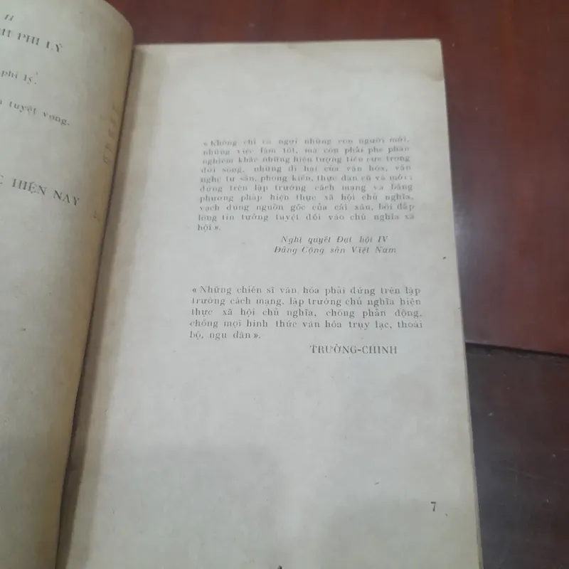 Đỗ Đức Hiểu - PHÊ PHÁN VĂN HỌC HIỆN SINH CHỦ NGHĨA 739052