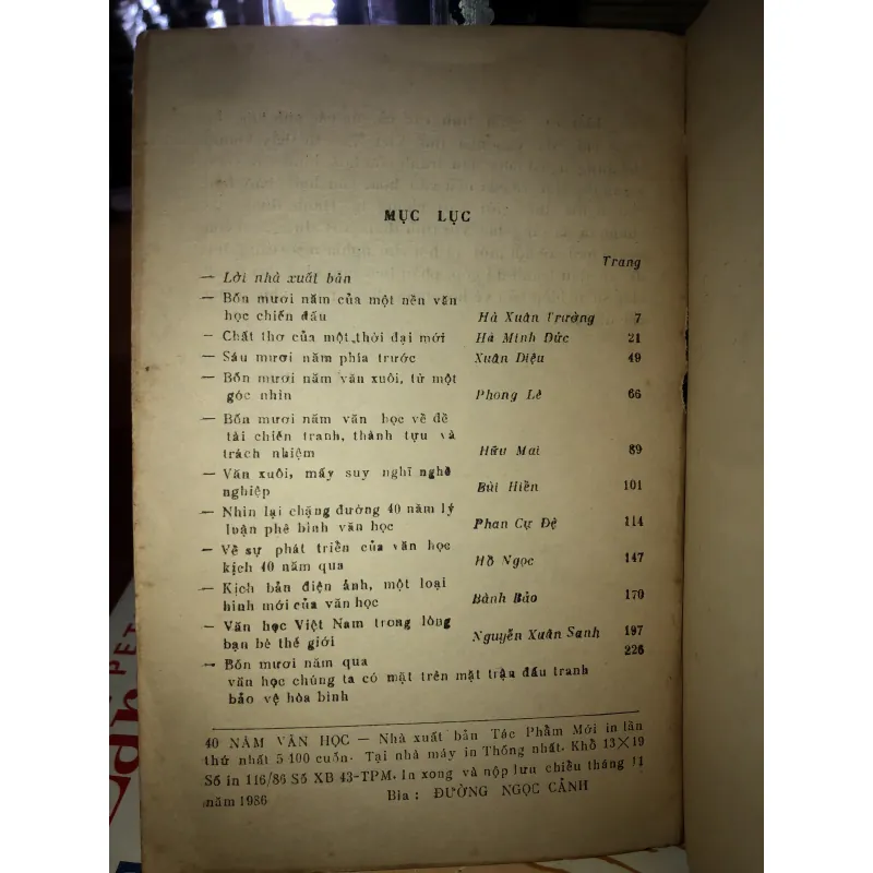 40 năm văn học tiểu luận phê bình  932392