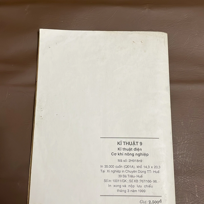 [Sách Xưa] - II Sách Kỹ Thuật: Kỹ Thuật 9 _ Kỹ Thuật Điện, Cơ Khí Nông Nghiệp - 1999 521948