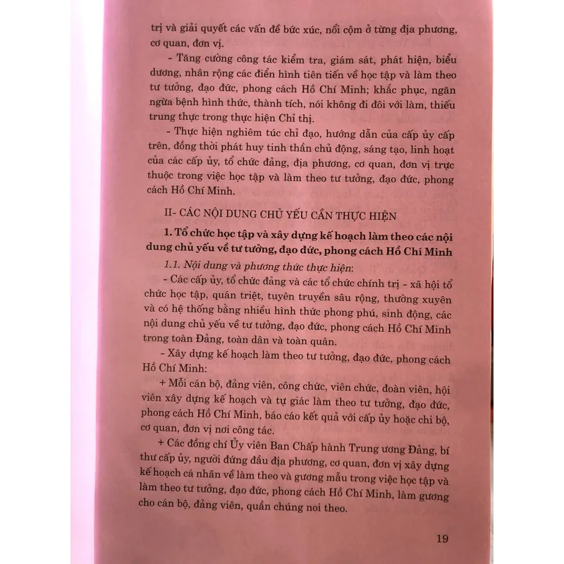 Những tấm gương bình dị mà cao quý  707460