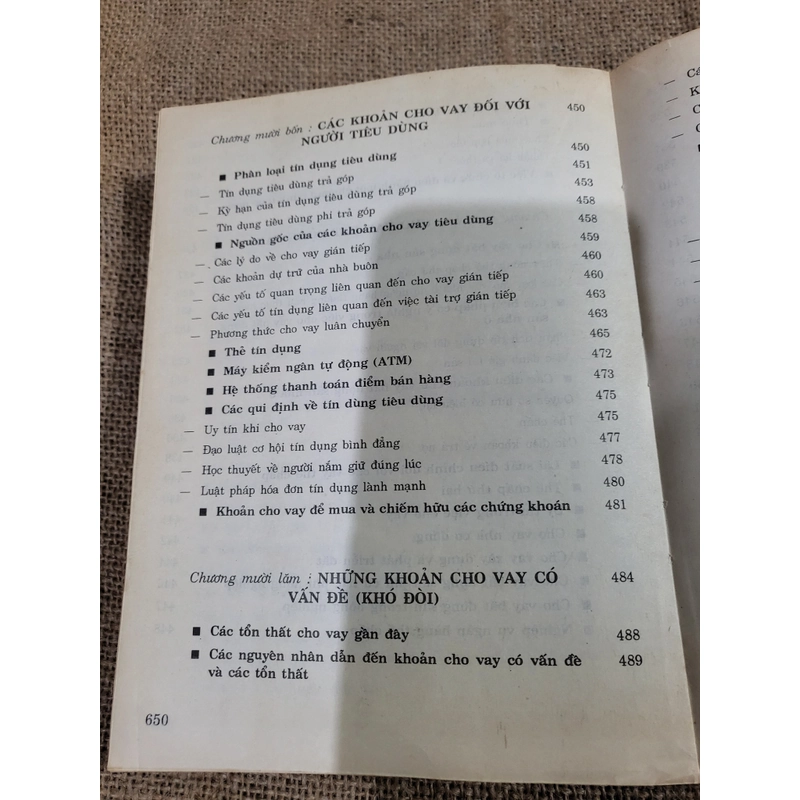 	Ngân hàng thương mại: Định chế. Quản lý. Edward W. Reed và Edward K. Gill 382713