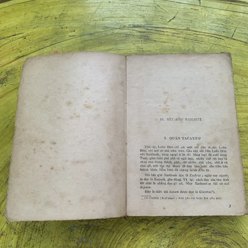 THẰNG CƯỜI BẢN BAO CẤP 746398