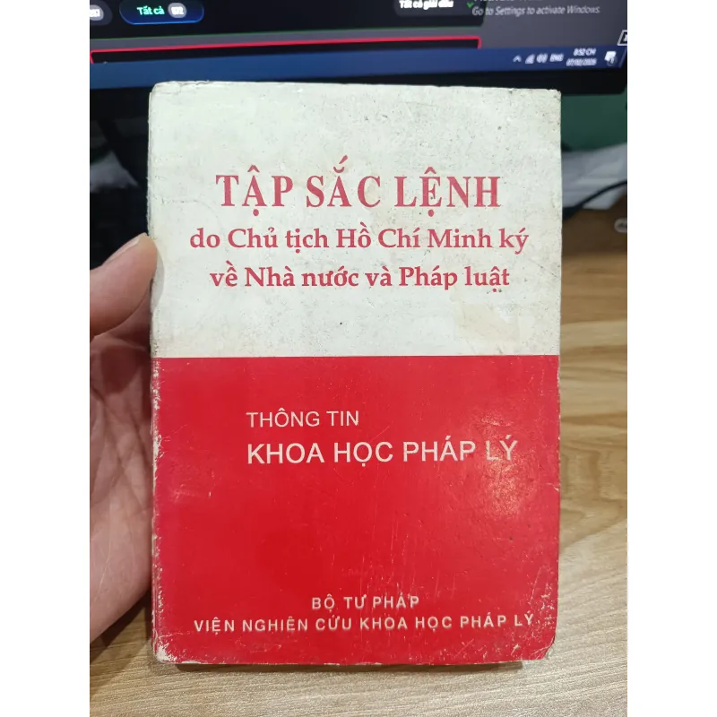 Tập sắc lệnh do chủ tịch Hồ Chí Minh ký về nhà nước và pháp luật  926290