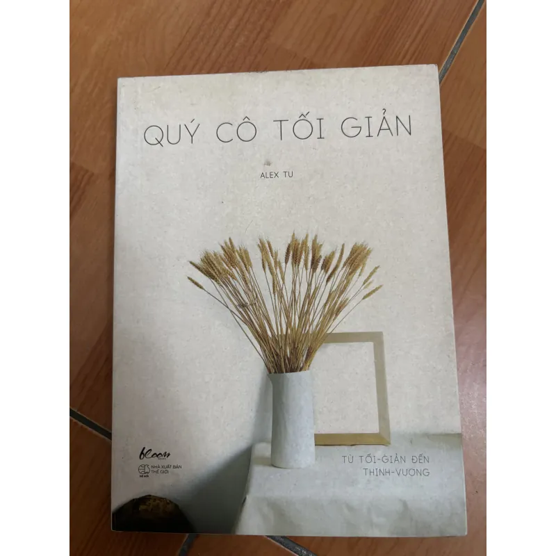 Quý cô tối giản  1017756