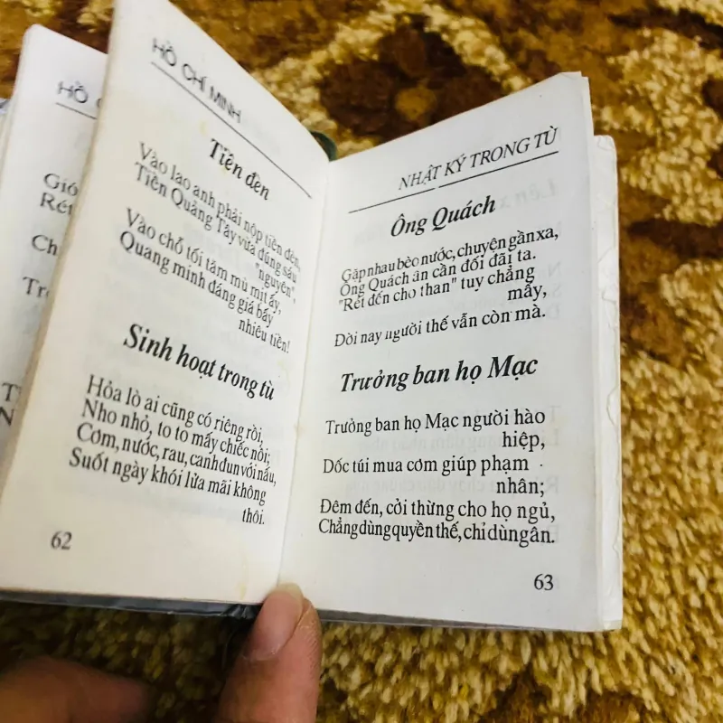 Nhật ký trong tù - Hồ Chí Minh - bản mini bỏ túi#HATRA 1005452