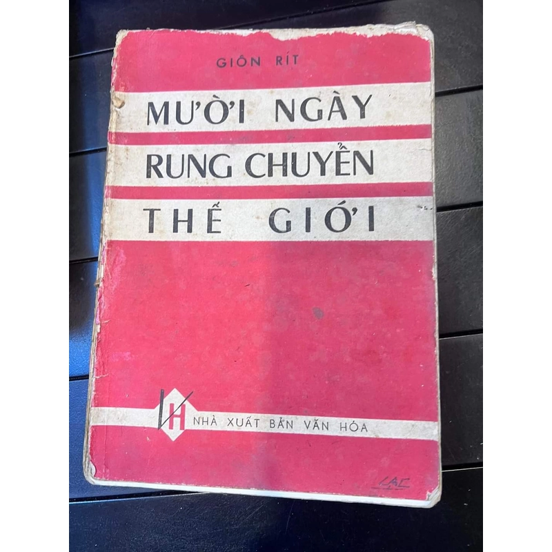 MƯỜI NGÀY RUNG CHUYỂN THẾ GIỚI 290435