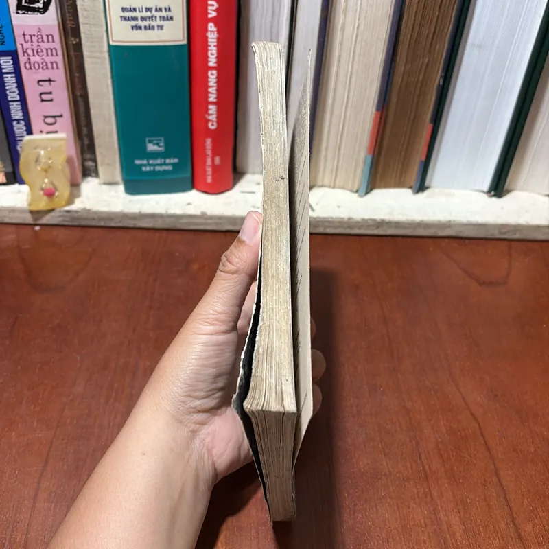 II English Books: Aircraft Carrier The Majestic Weapon - Donald Macintyre 727038