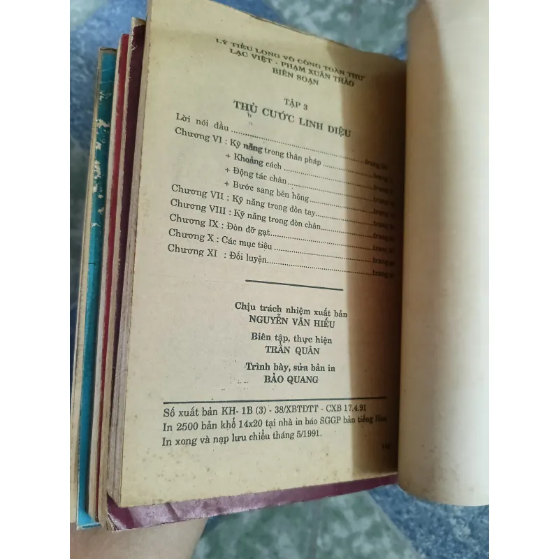 Lý Tiểu Long võ công toàn thư - Lạc Việt & Phạm Xuân Thảo 726626