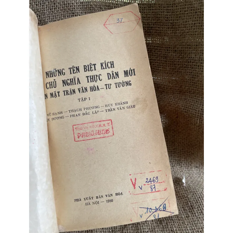 Những tên biệt kích của chủ nghĩa thực dân mới trên mặt trận tư tưởng văn hóa văn nghệ 933652