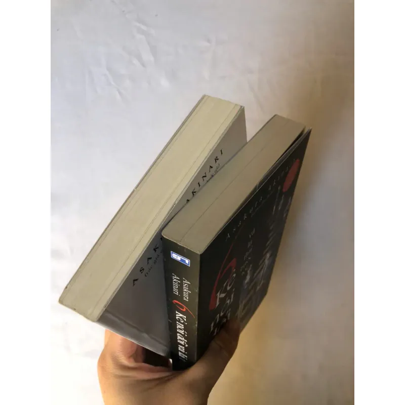 Sách của tác giả Asakura Akinari: 6 kẻ nói dối và lá thư buộc tội & Án mạng trong lớp học 927667