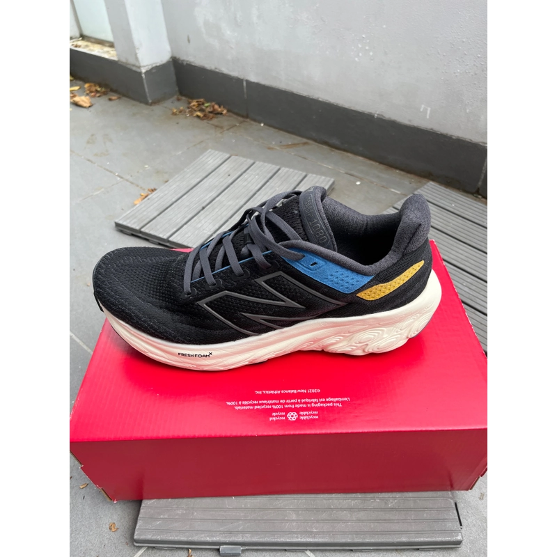 Giày chạy bộ nam New Balance EU44 màu đen 527576