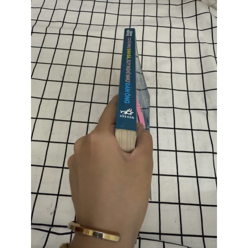 Cư xử như đàn bà, suy nghĩ như đàn ông  597447