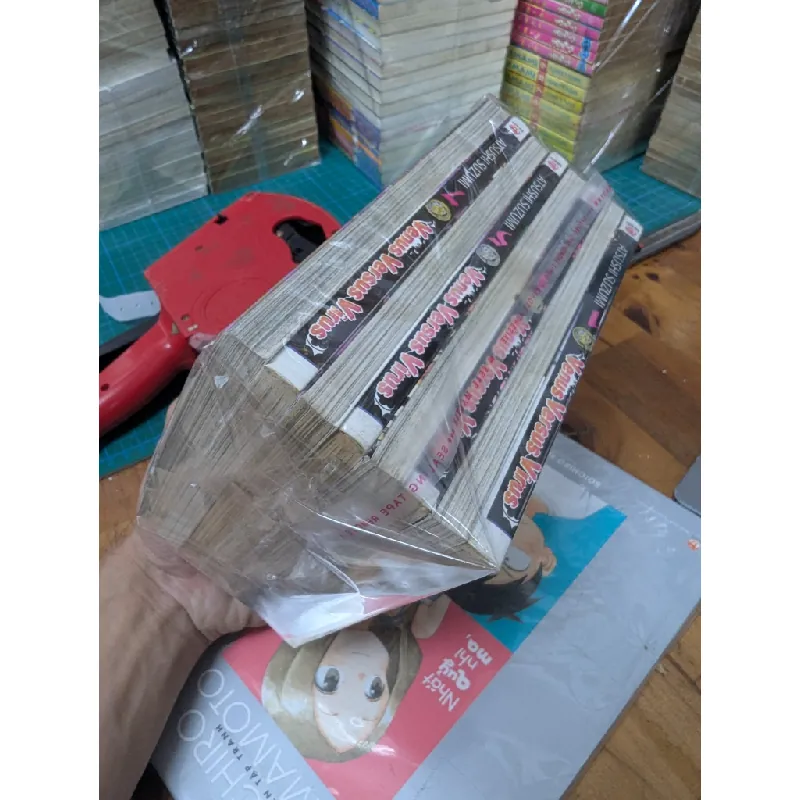 TRUYỆN TRANH VENUS VERSUS VIRUS 331225