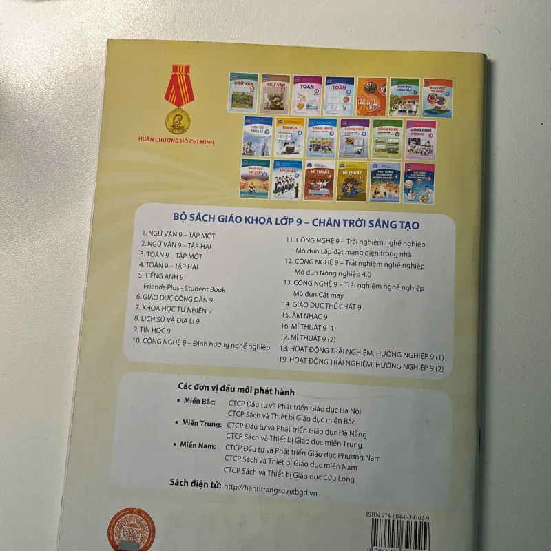 Combo 2 cuốn tin học lớp 8 và 9 1022965