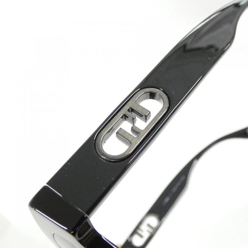 【Sản phẩm mới】Kính râm Fendi FE40107F 625310