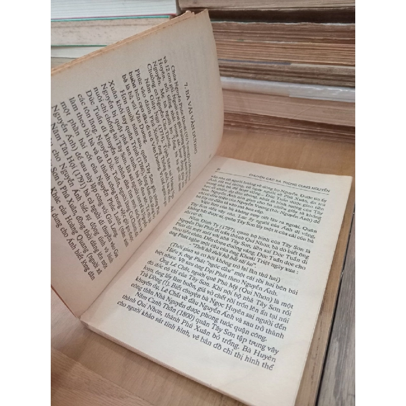 Chuyện các bà trong cung Nguyễn - Nguyễn Đắc Xuân 999471