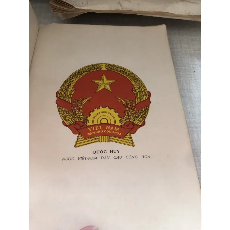 Việt Nam đất nước anh hùng  1001025