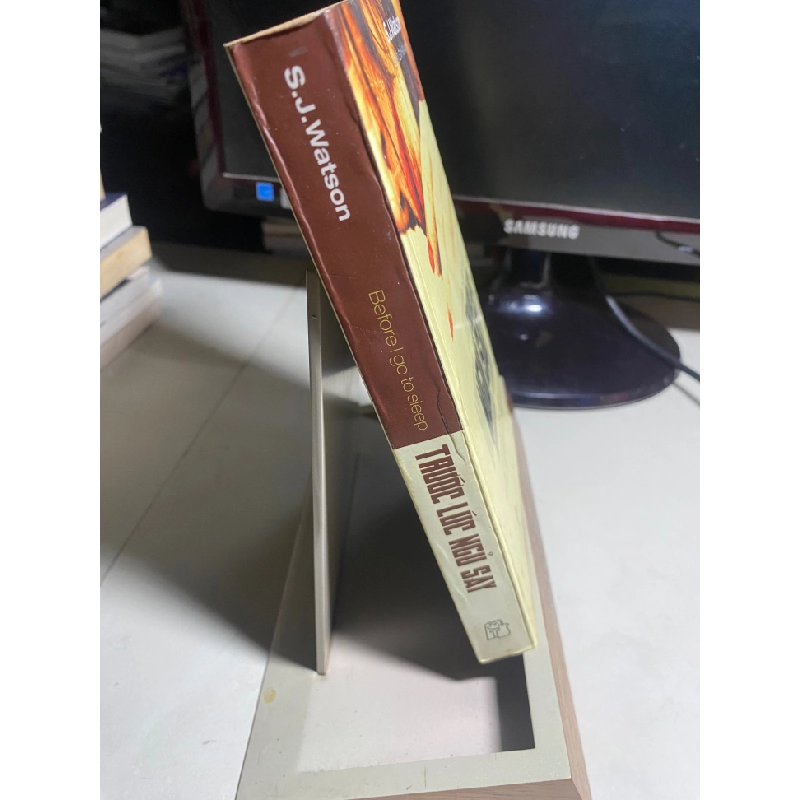 Trước lúc ngủ say (tiểu thuyết tâm lý)- S.J.Watson- NXB Trẻ 2012- Sách lưu kho, giấy xốp ố ngả màu theo thời gian 446391