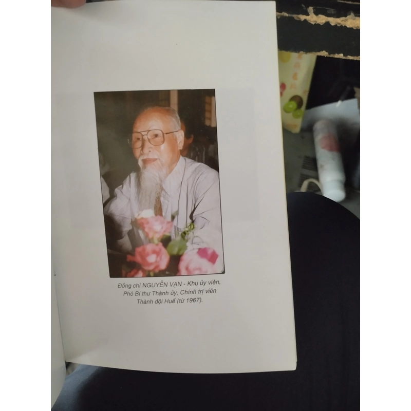 cuốn sách có tựa đề "Thừa Thiên-Huế Kháng chiến chống Mỹ cứu nước (1954 - 1975)".  546361