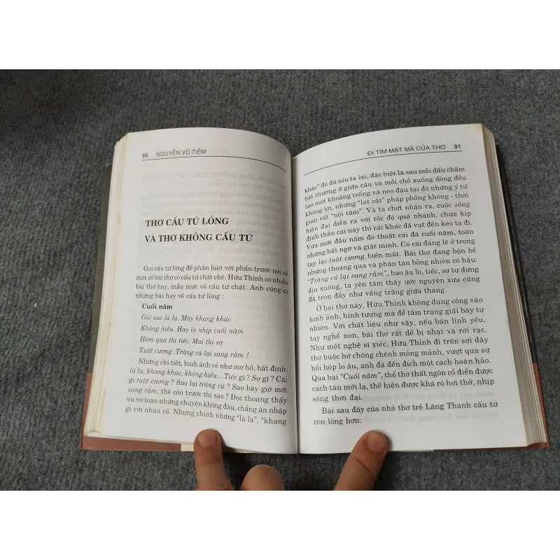 ĐI TÌM MẬT MÃ THƠ - NGUYỄN VŨ TIỀM 729250