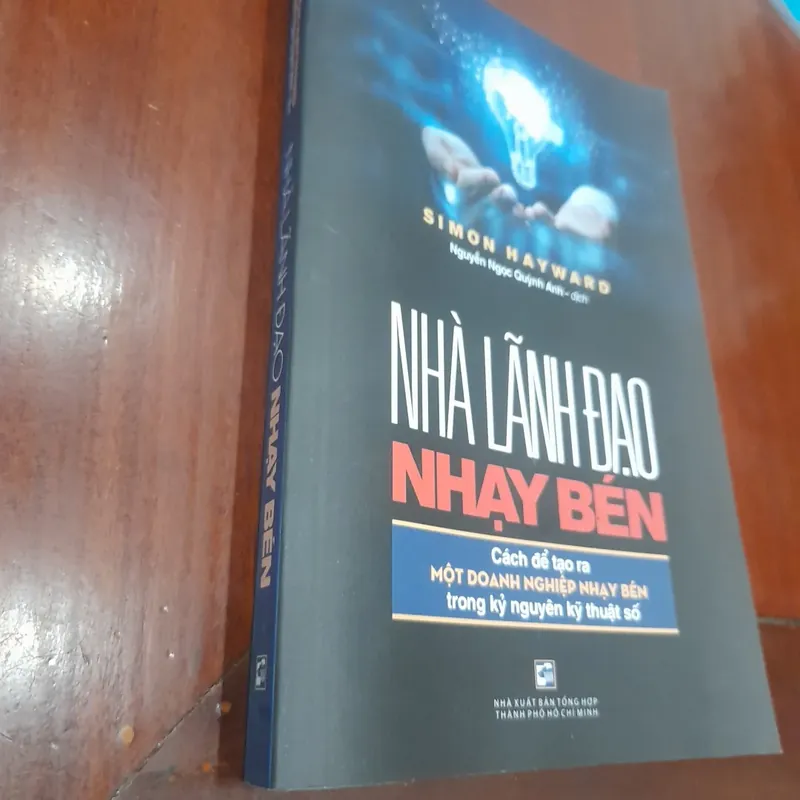Simon Hayward - NHÀ LÃNH ĐẠO NHẠY BÉN 560986