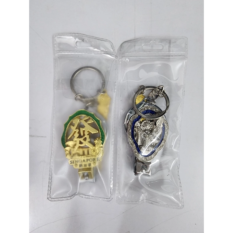 Bấm móng tay kiêm móc khóa Singapore màu trắng mới 100% 503516